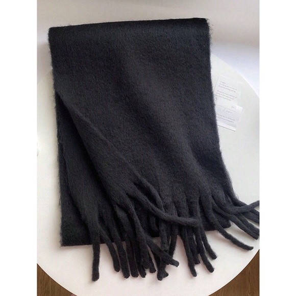Black Wide Shawl Scarf With Tassels Fuzzy Knit Tassel Fringe Detail Hem - Picture 7 of 16